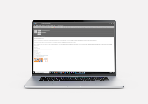 Auf einem augeklappten Laptop wird die Vorschau einer E-Mail mit der Signatur der Kampagne angezeigt